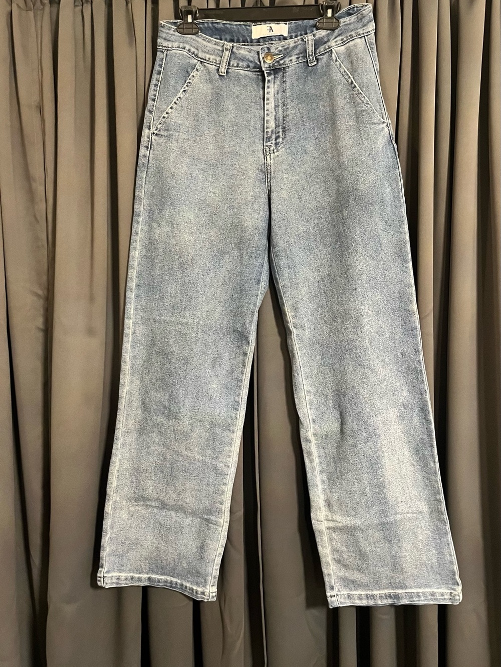High-Rise Light Blue Washed Women's Jeans - Relaxed Wide Leg